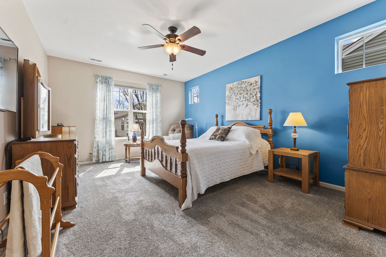 925 Prescott Lane, Pingree Grove, IL 60140