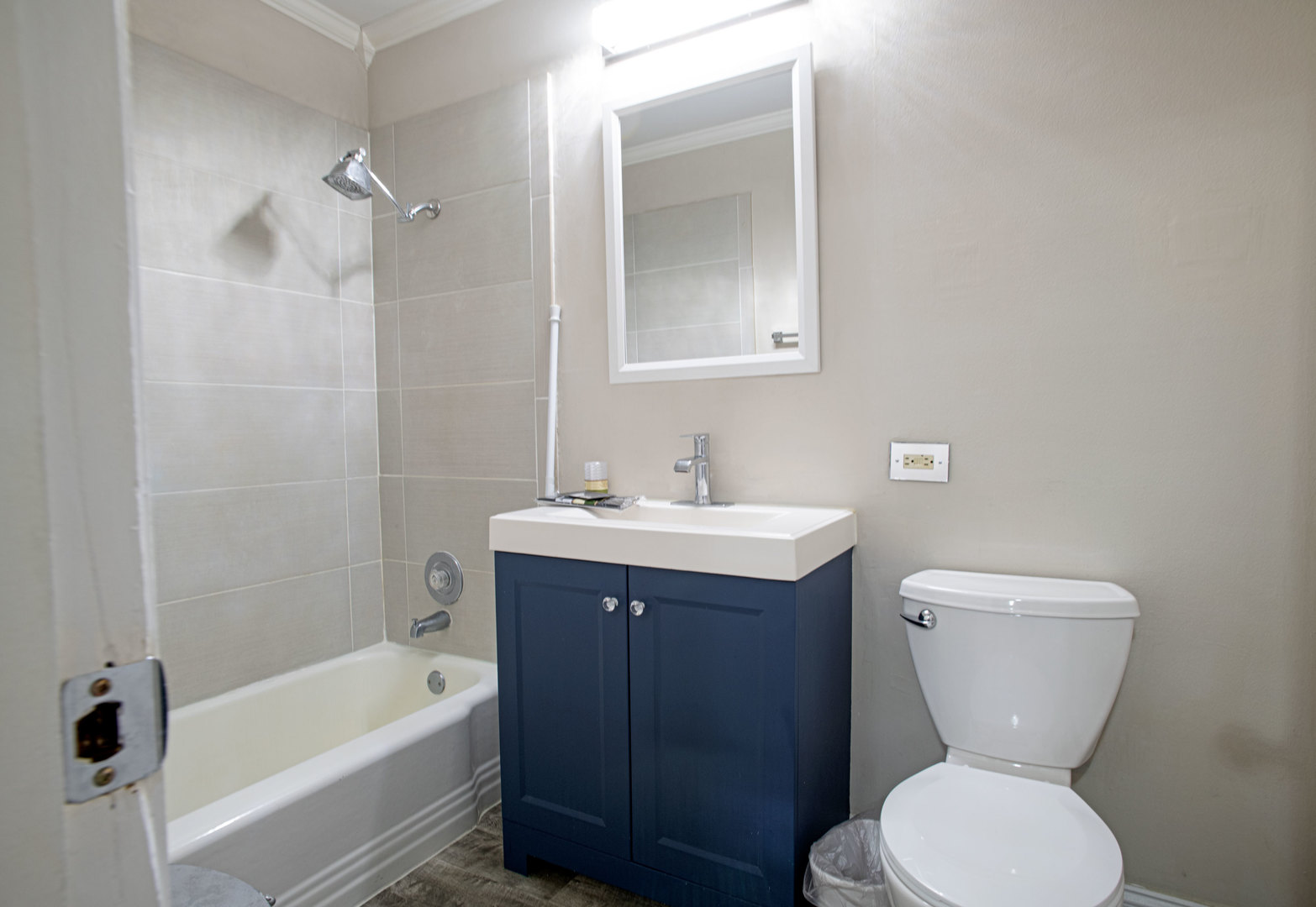 485 Duane Terrace #B4, Glen Ellyn, IL 60137