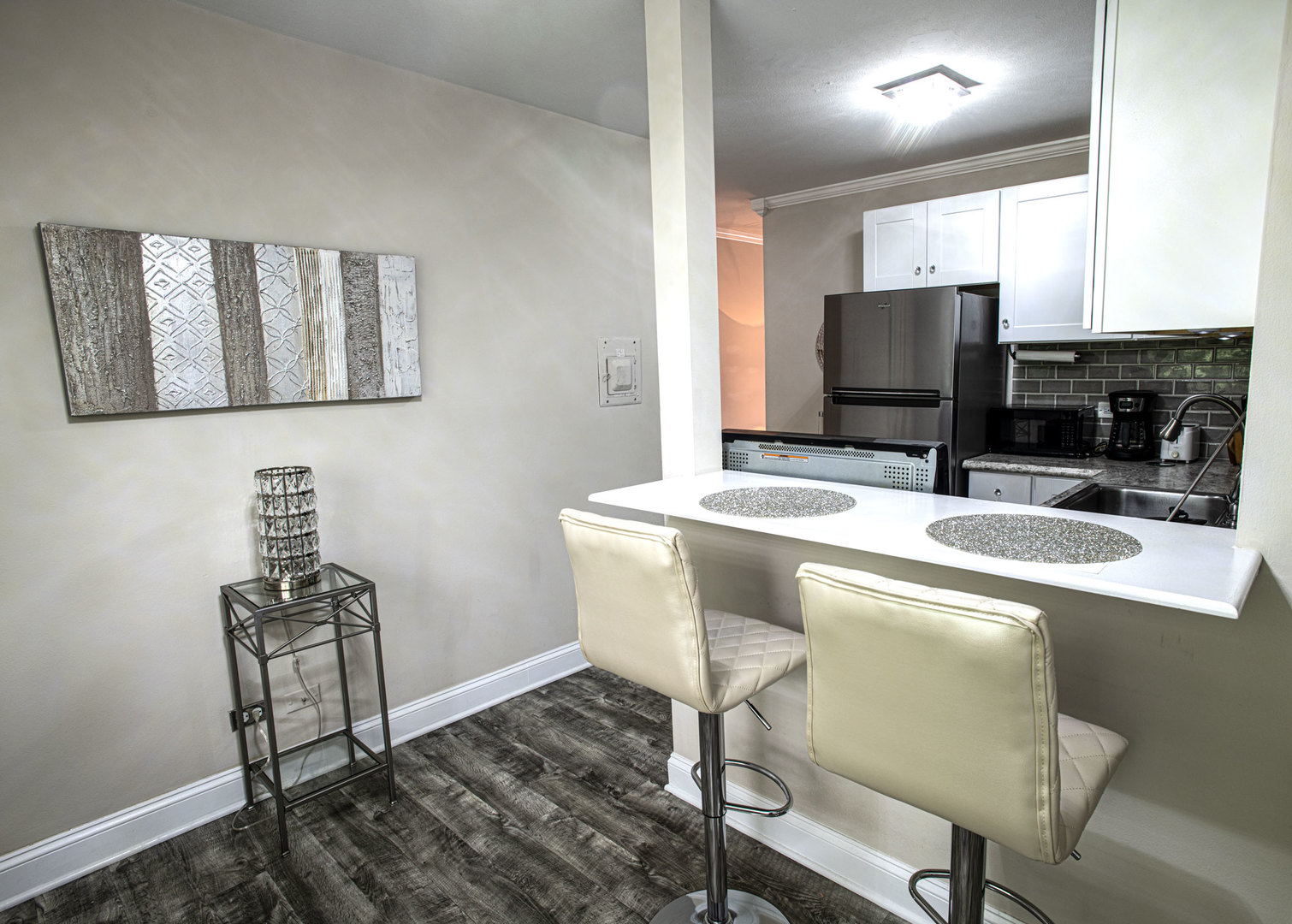 485 Duane Terrace #B4, Glen Ellyn, IL 60137