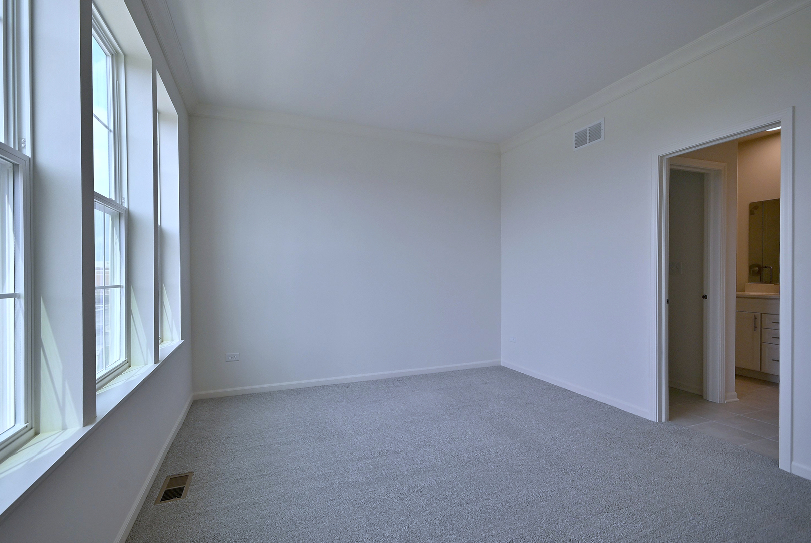 2922 Reflection Drive, Naperville, IL 60564