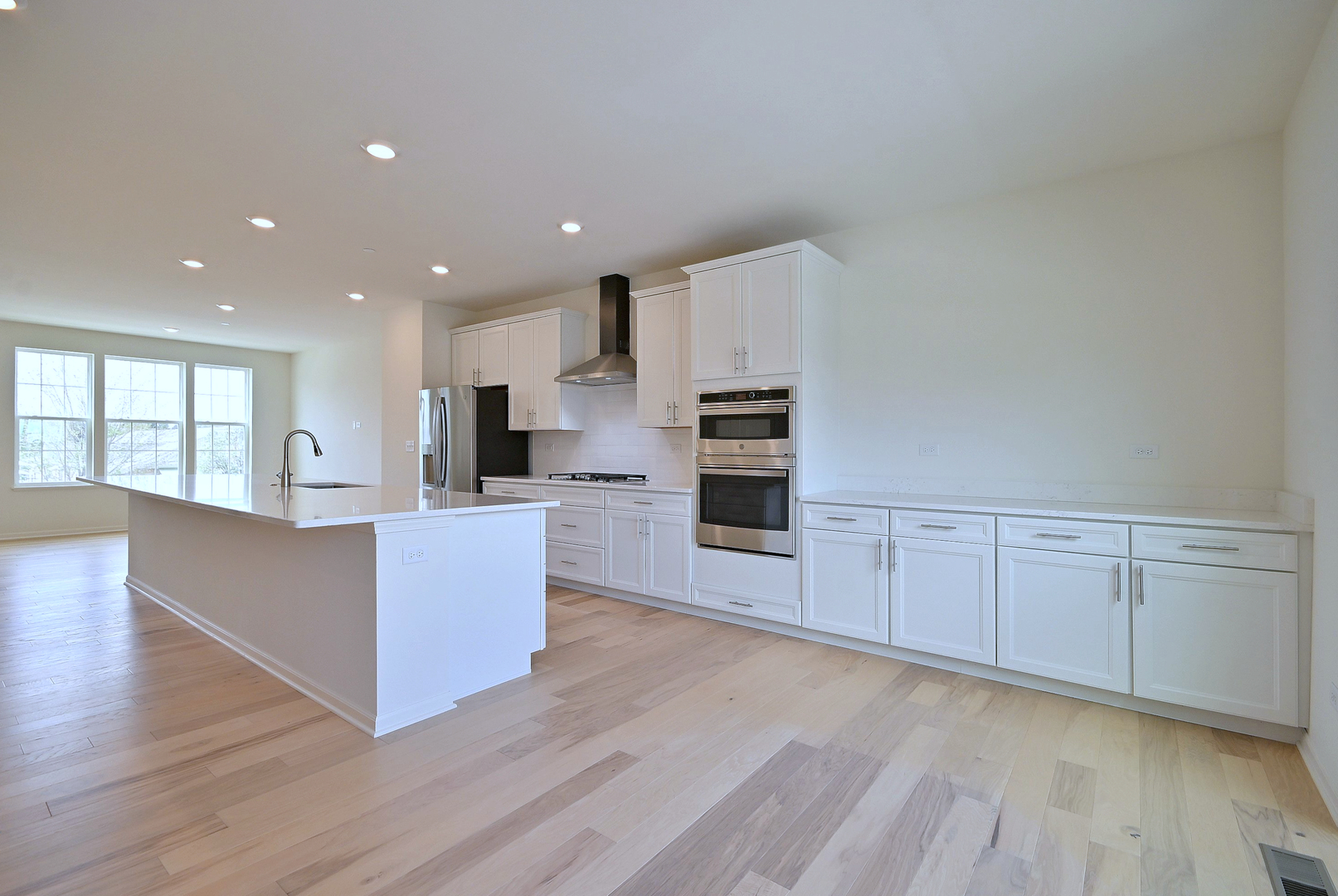 2922 Reflection Drive, Naperville, IL 60564