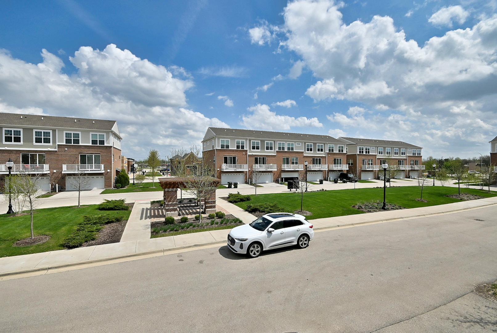 2922 Reflection Drive, Naperville, IL 60564