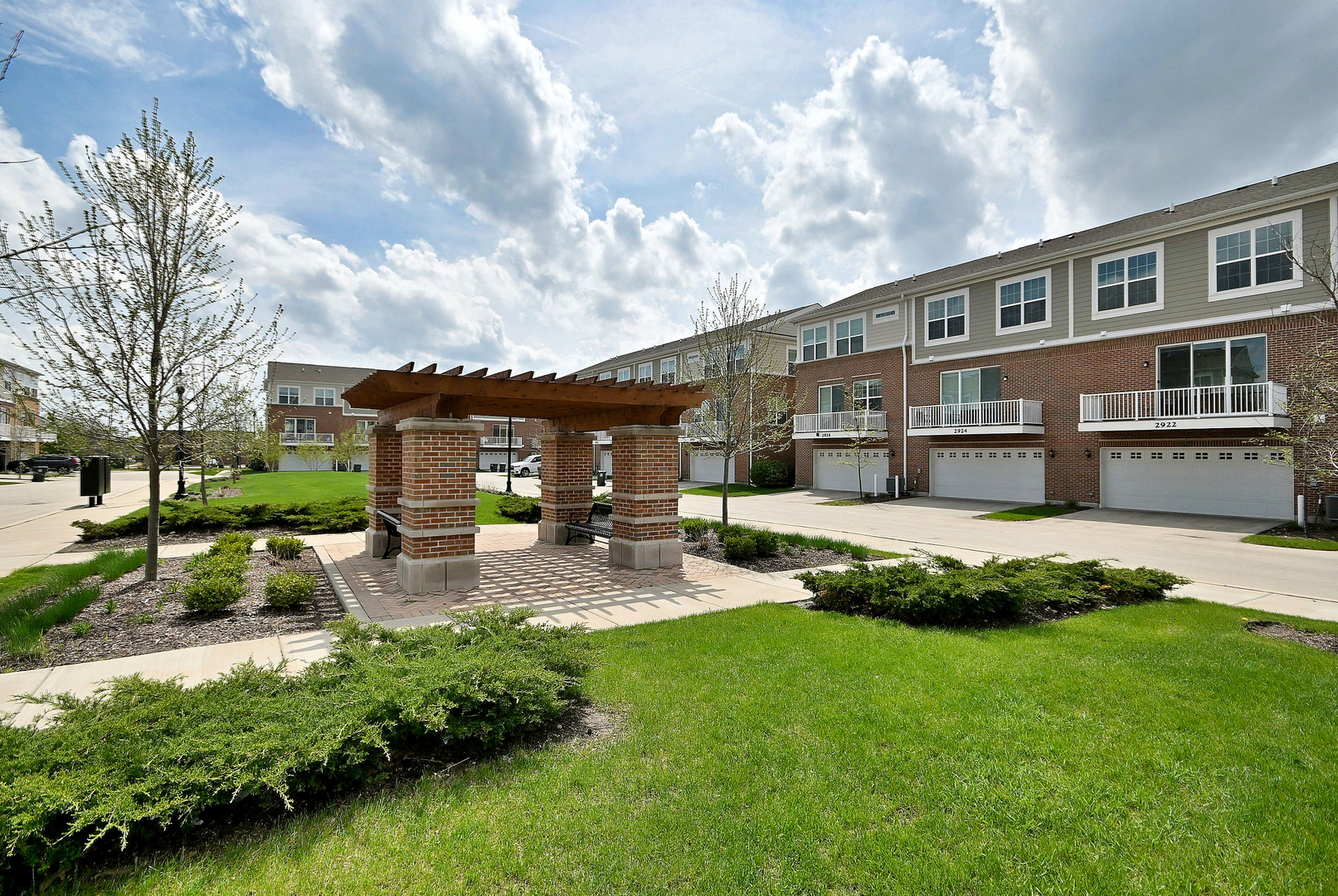 2922 Reflection Drive, Naperville, IL 60564