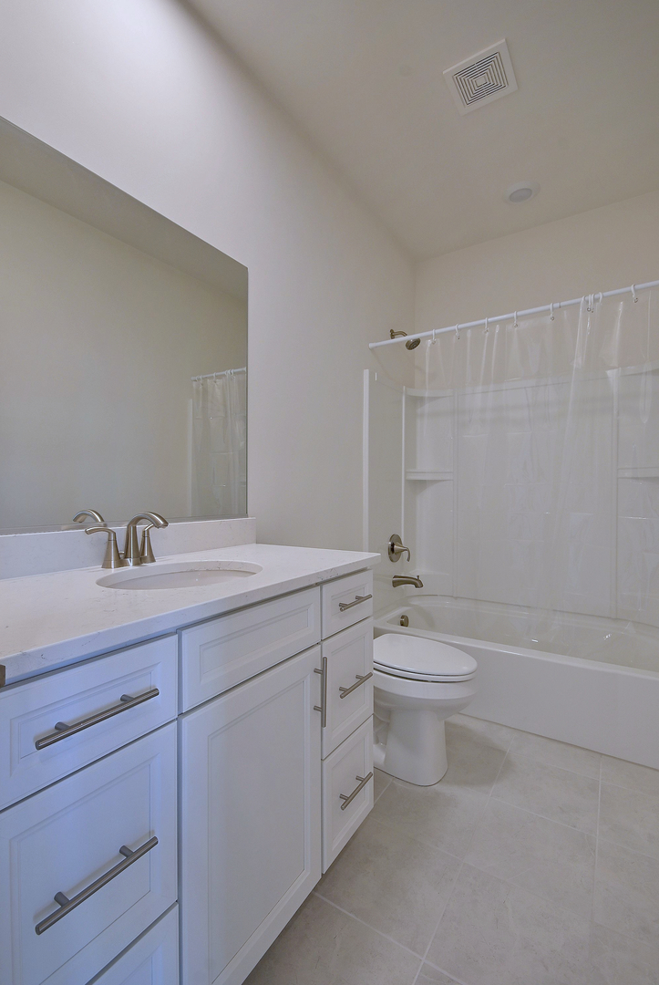 2922 Reflection Drive, Naperville, IL 60564