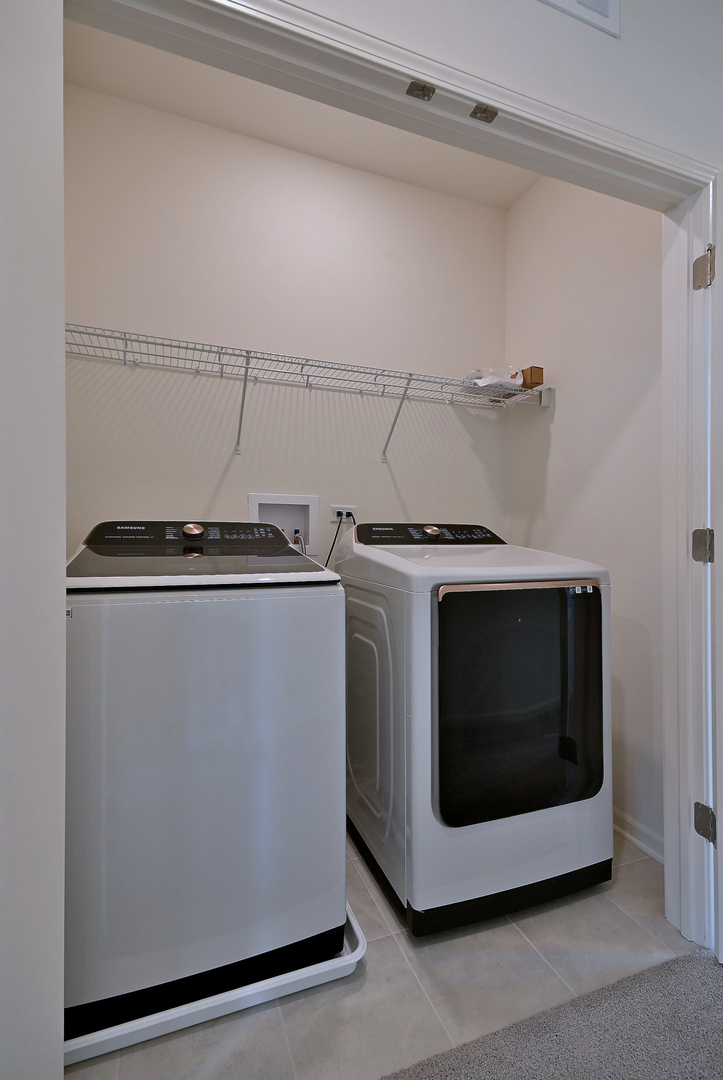 2922 Reflection Drive, Naperville, IL 60564