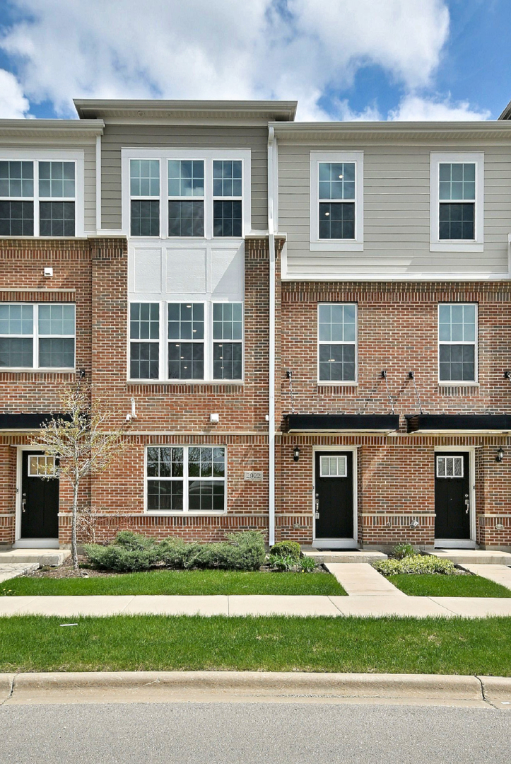 2922 Reflection Drive, Naperville, IL 60564