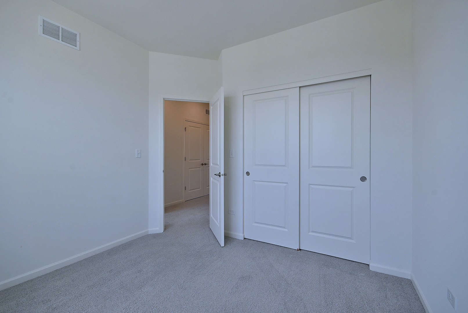 2922 Reflection Drive, Naperville, IL 60564