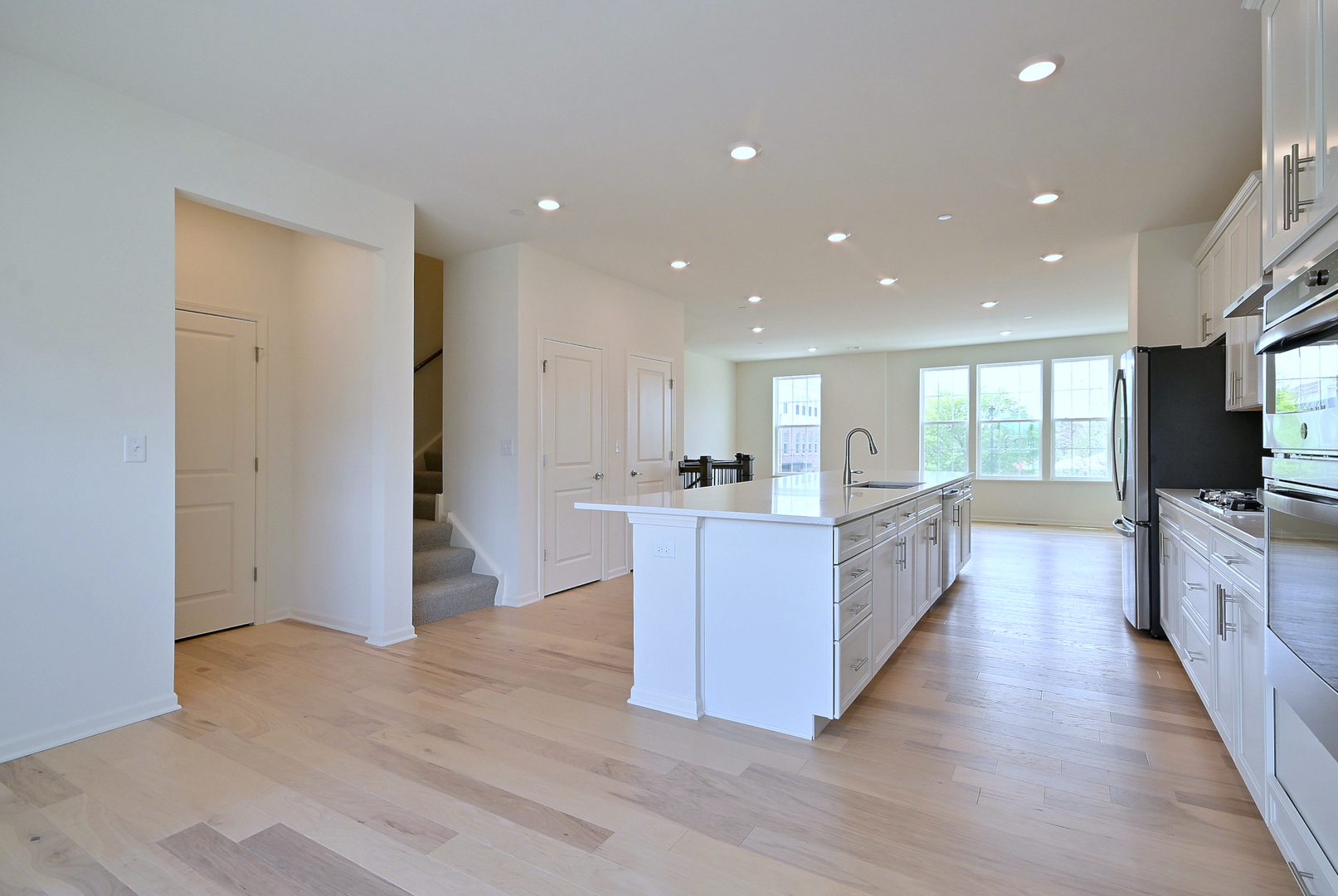 2922 Reflection Drive, Naperville, IL 60564