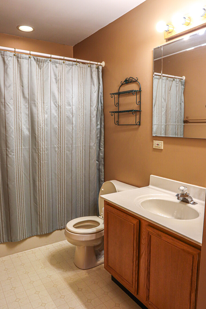 904 Harvest Trail #B, Yorkville, IL 60560