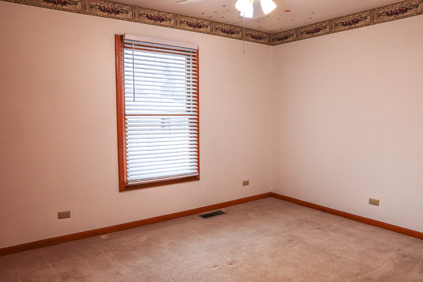 904 Harvest Trail #B, Yorkville, IL 60560