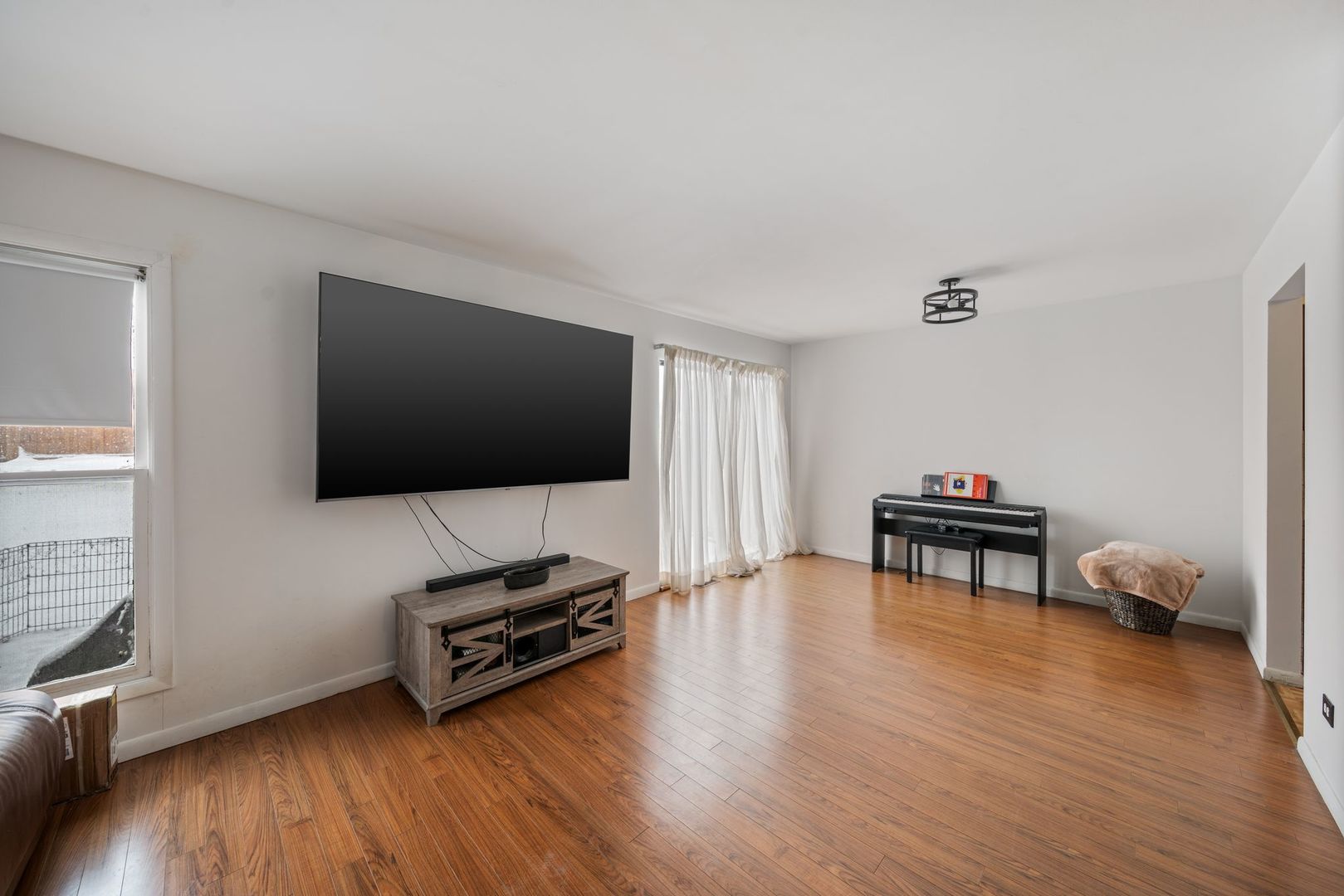 302 Linden Lane, Wheeling, IL 60090