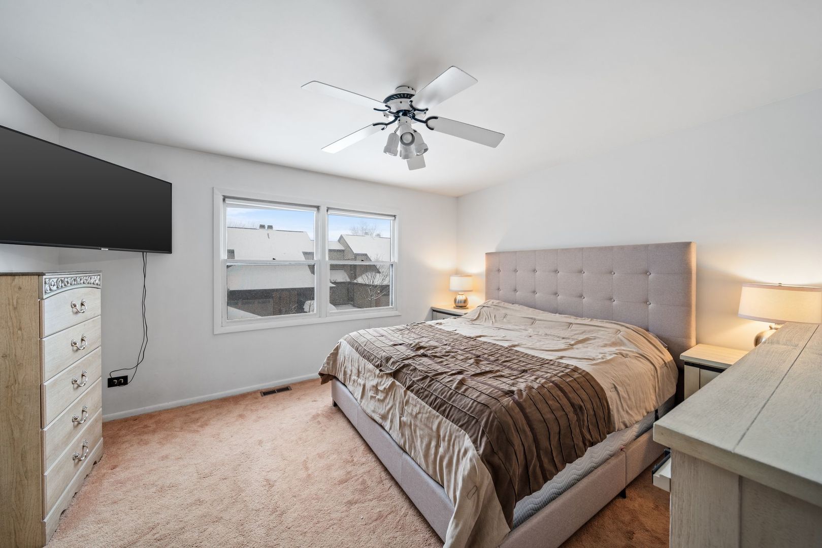 302 Linden Lane, Wheeling, IL 60090