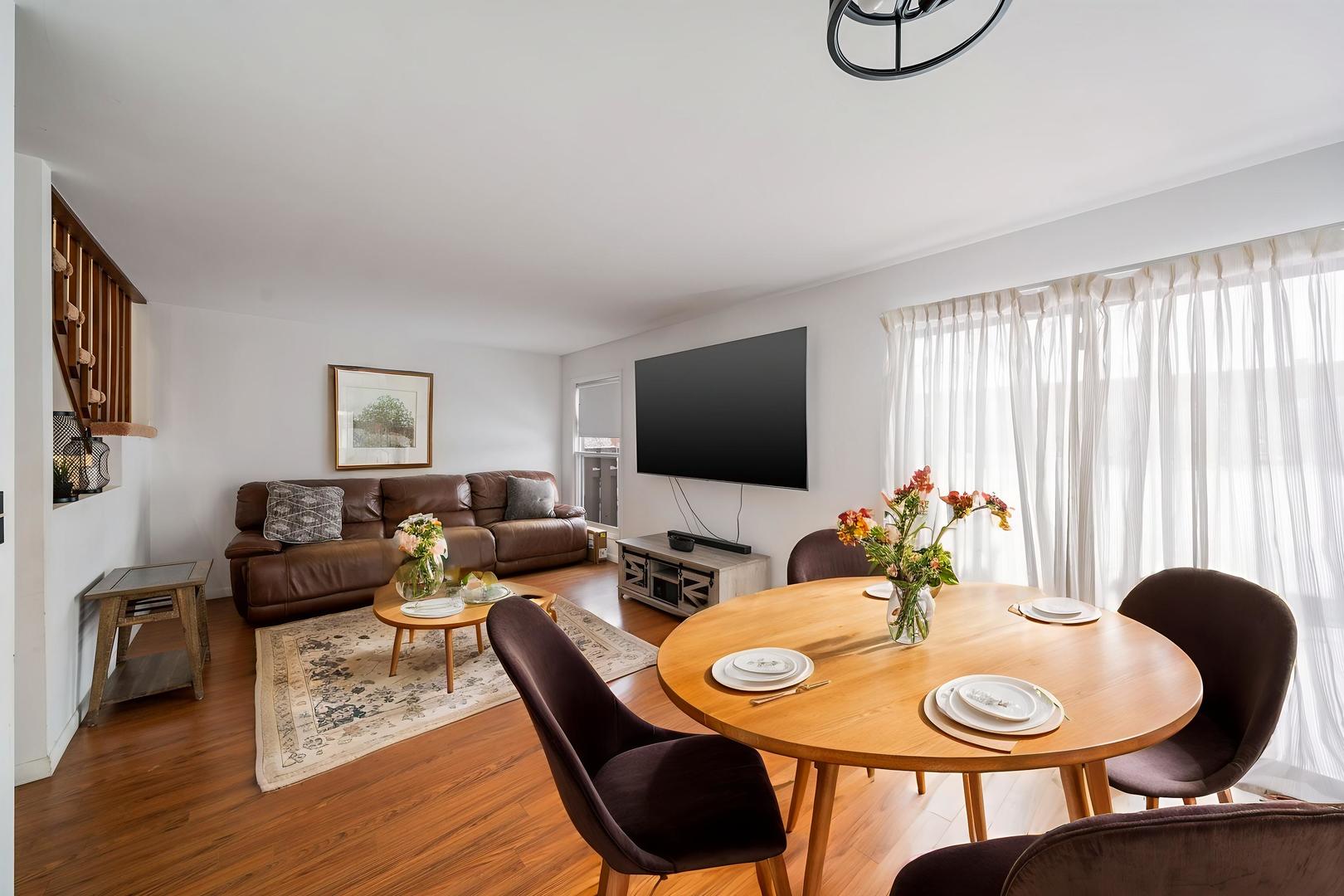 302 Linden Lane, Wheeling, IL 60090