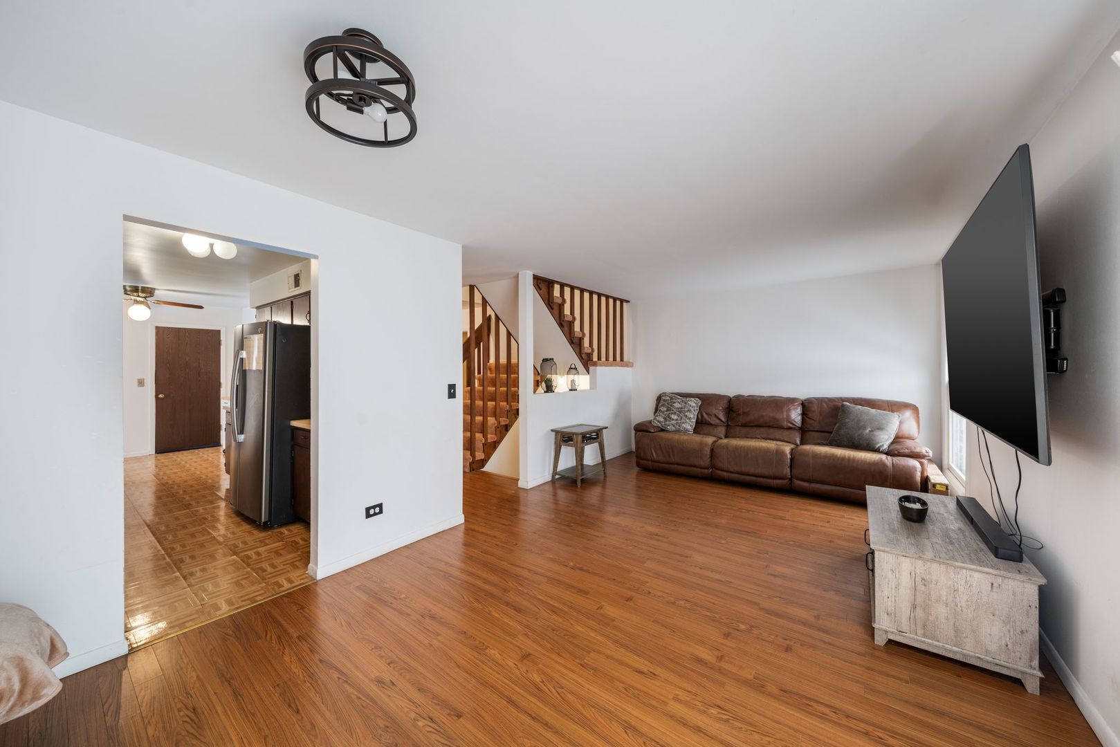 302 Linden Lane, Wheeling, IL 60090