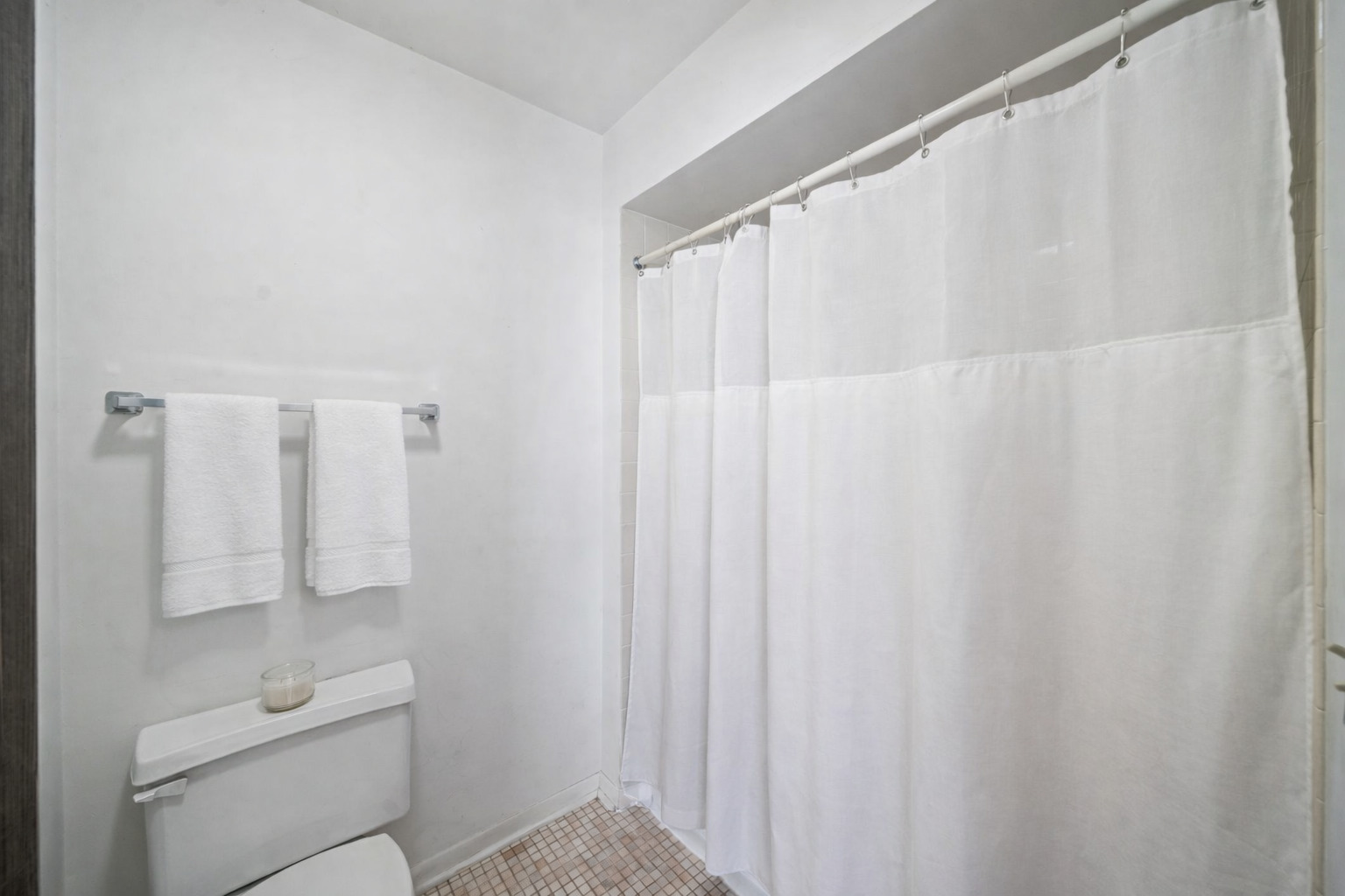 302 Linden Lane, Wheeling, IL 60090