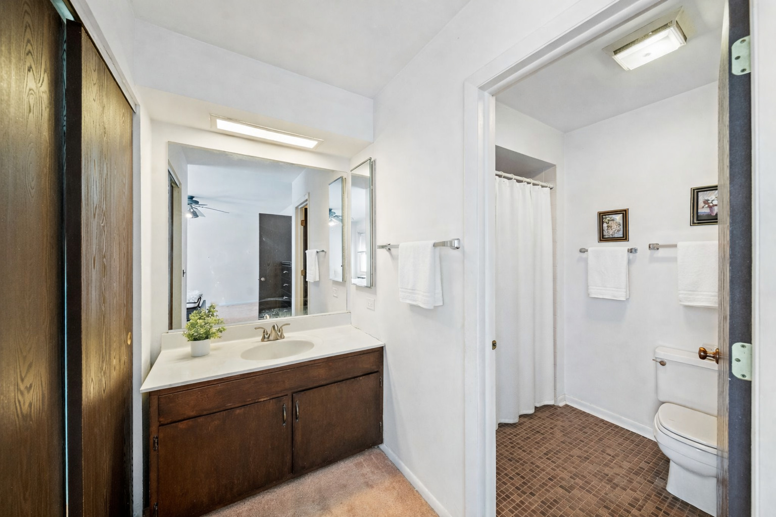 302 Linden Lane, Wheeling, IL 60090