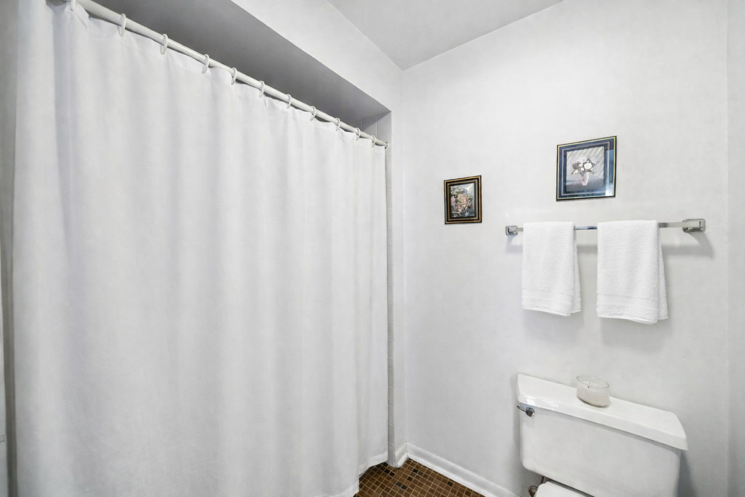 302 Linden Lane, Wheeling, IL 60090