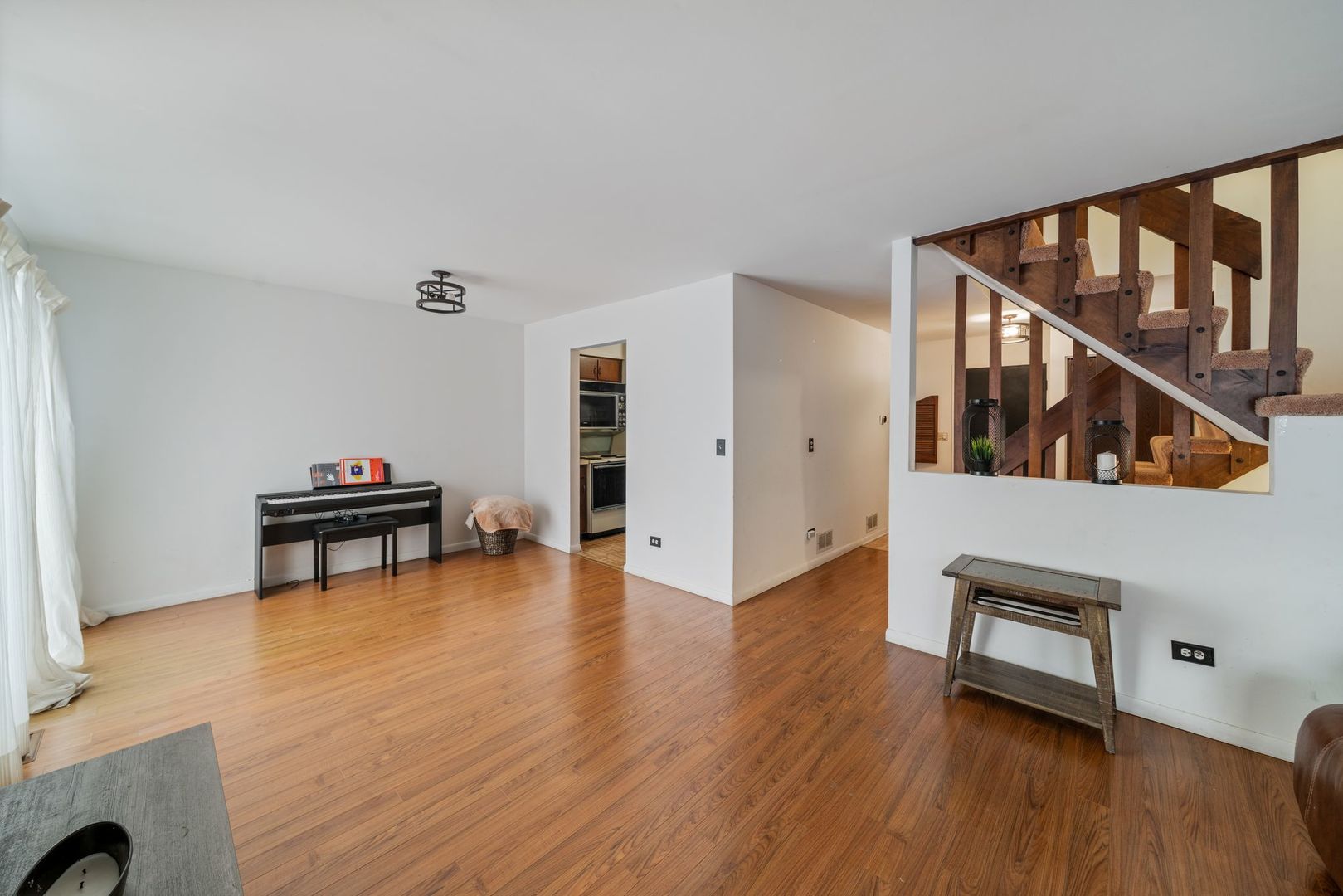 302 Linden Lane, Wheeling, IL 60090