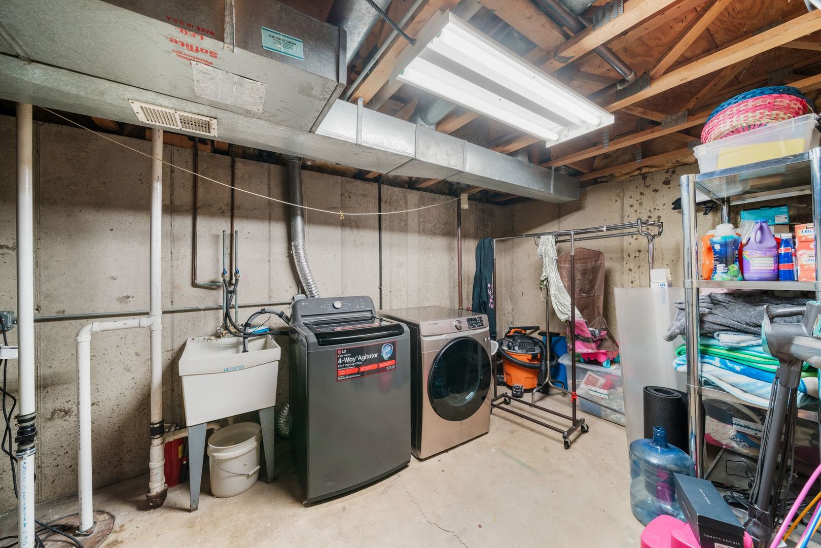 302 Linden Lane, Wheeling, IL 60090