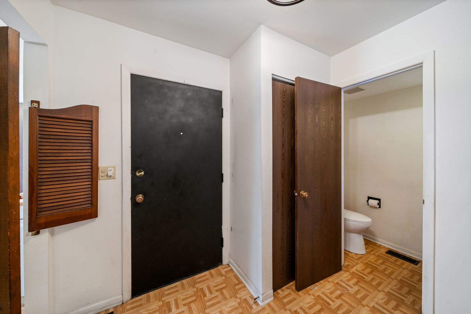 302 Linden Lane, Wheeling, IL 60090