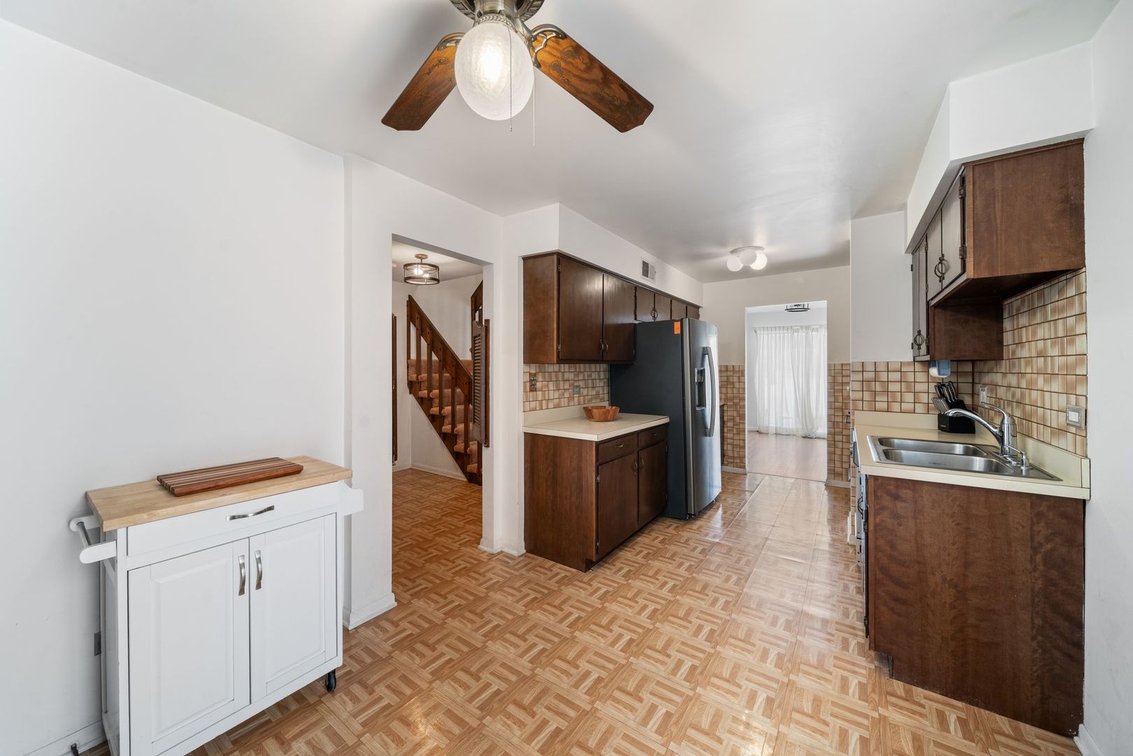 302 Linden Lane, Wheeling, IL 60090