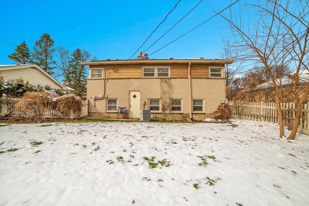 1505 W Euclid Avenue, Arlington Heights, IL 60005