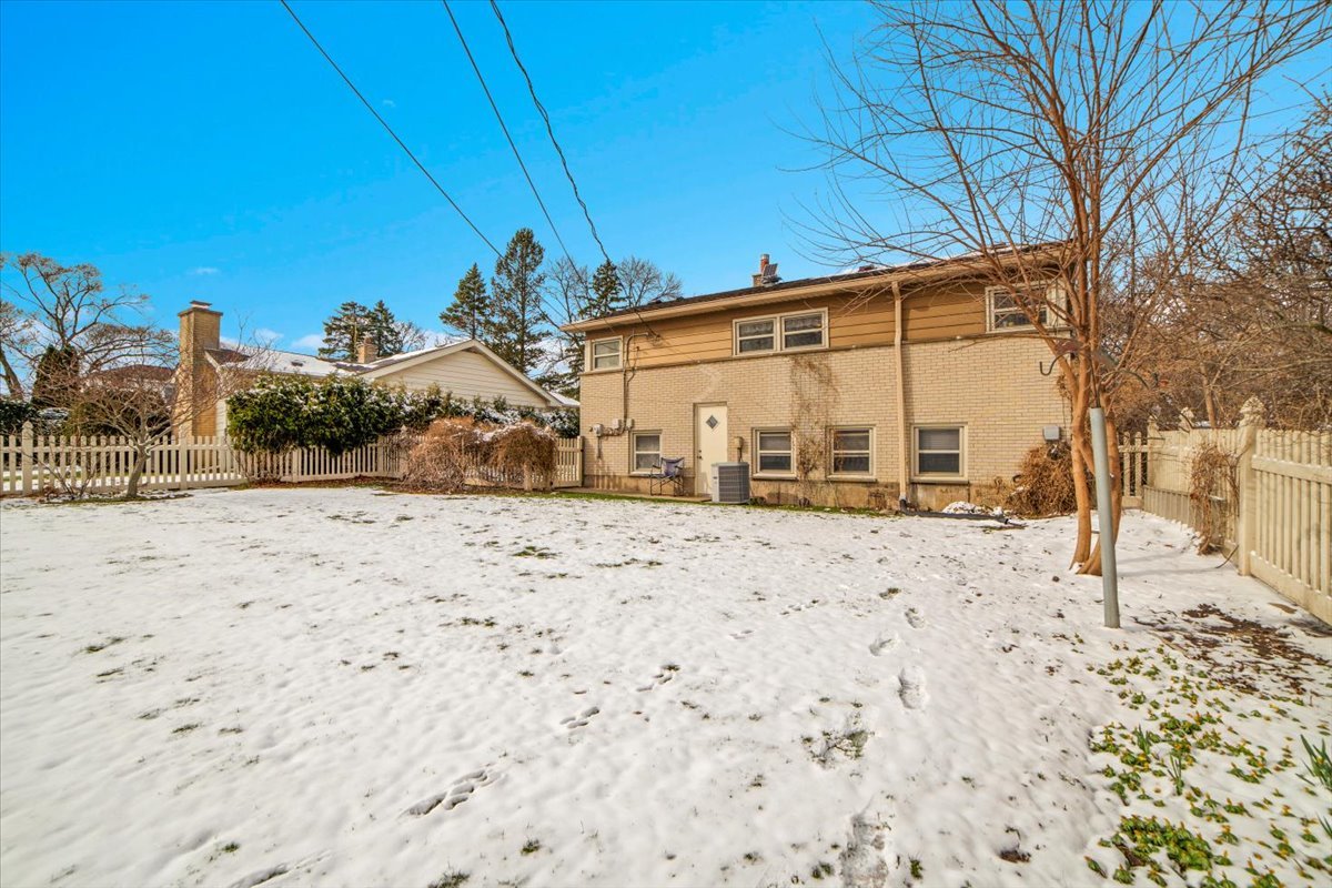 1505 W Euclid Avenue, Arlington Heights, IL 60005