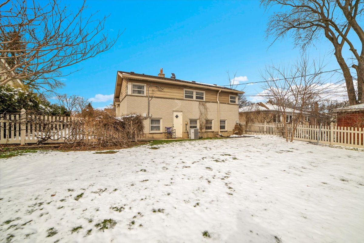 1505 W Euclid Avenue, Arlington Heights, IL 60005