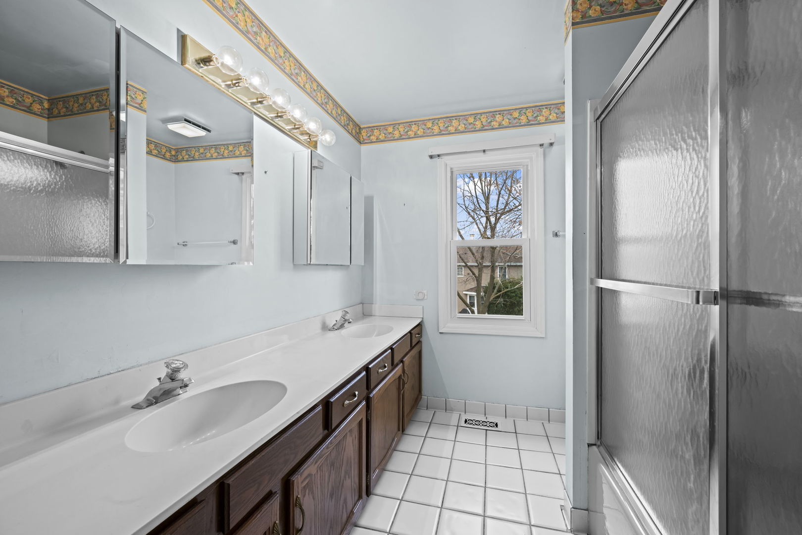 4217 N Ridge Avenue, Arlington Heights, IL 60004