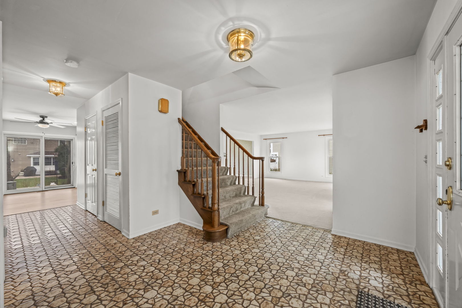 4217 N Ridge Avenue, Arlington Heights, IL 60004