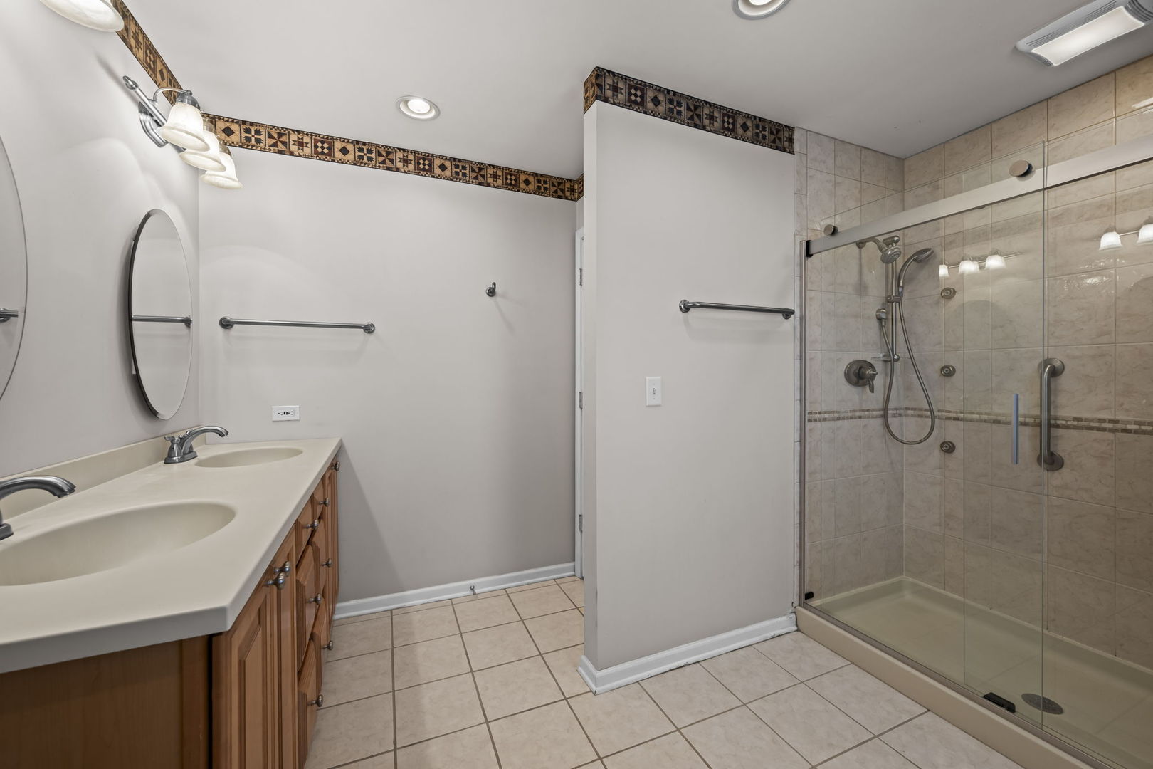 4217 N Ridge Avenue, Arlington Heights, IL 60004