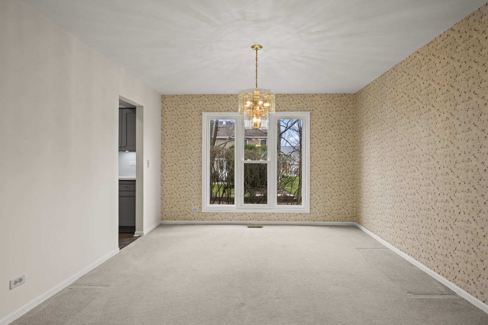 4217 N Ridge Avenue, Arlington Heights, IL 60004