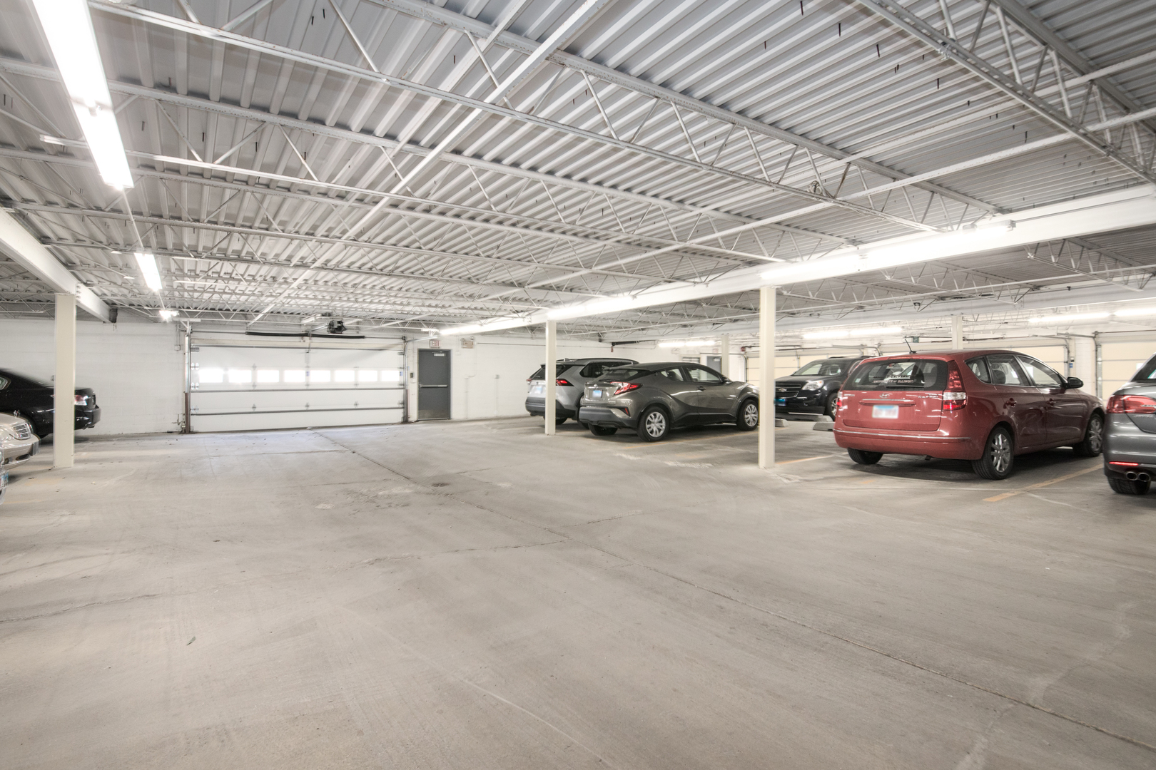 555 S River Road #607, Des Plaines, IL 60016