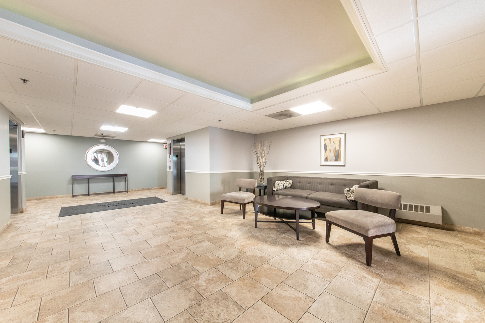 555 S River Road #607, Des Plaines, IL 60016