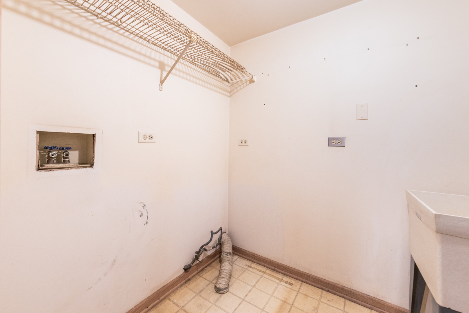 555 S River Road #607, Des Plaines, IL 60016