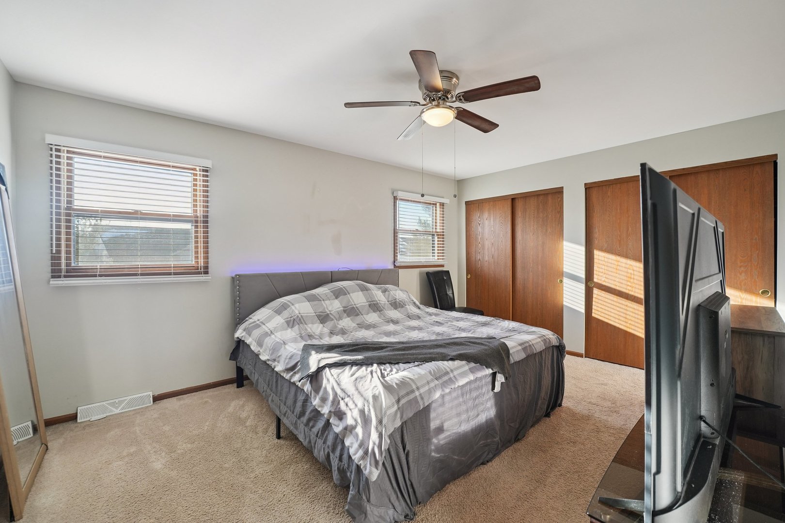 532 Shenandoah Trail, Elgin, IL 60123