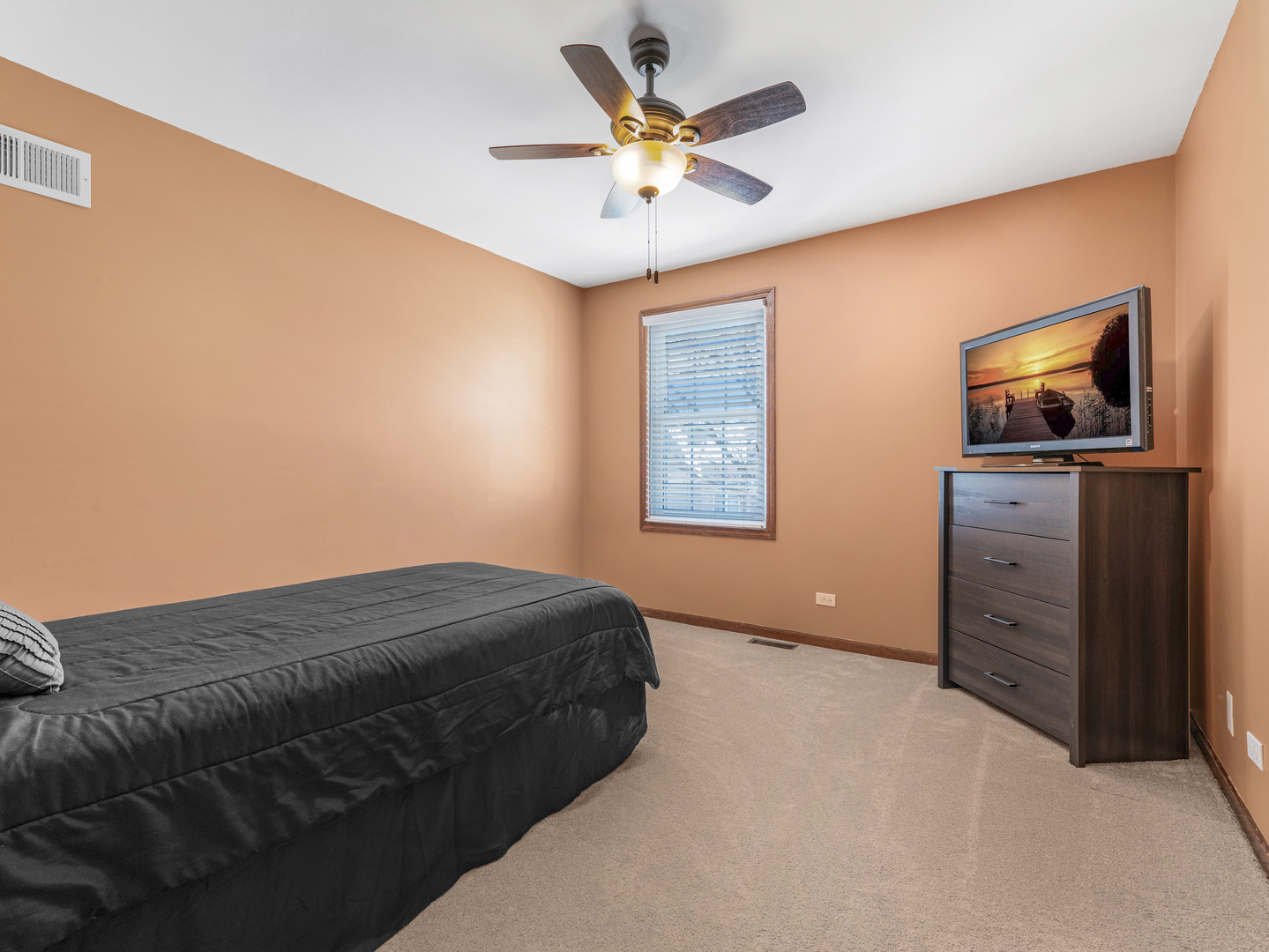 113 Dijon Court, Bloomingdale, IL 60108