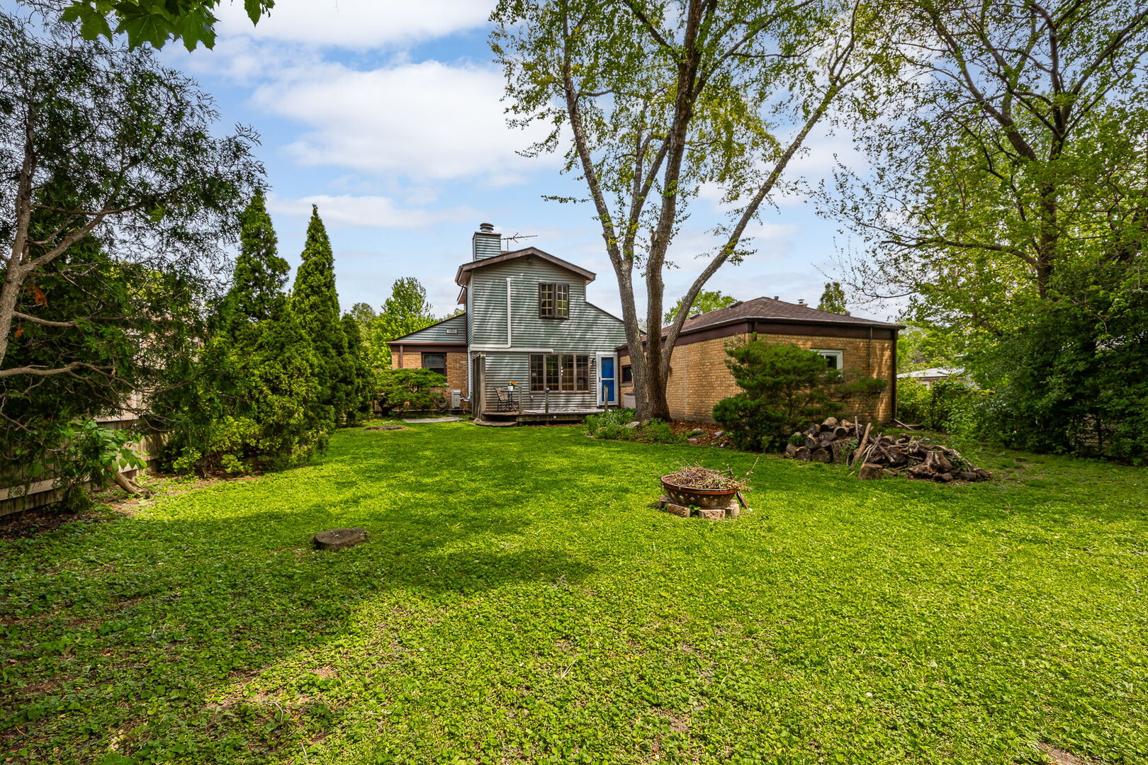 493 E Palatine Road, Palatine, IL 60074