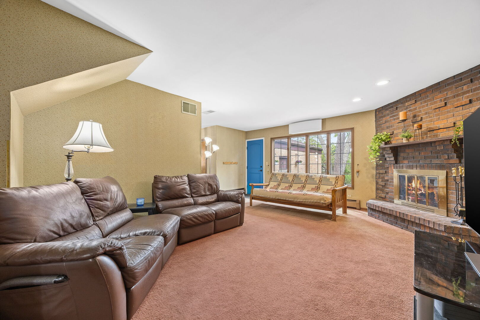 493 E Palatine Road, Palatine, IL 60074