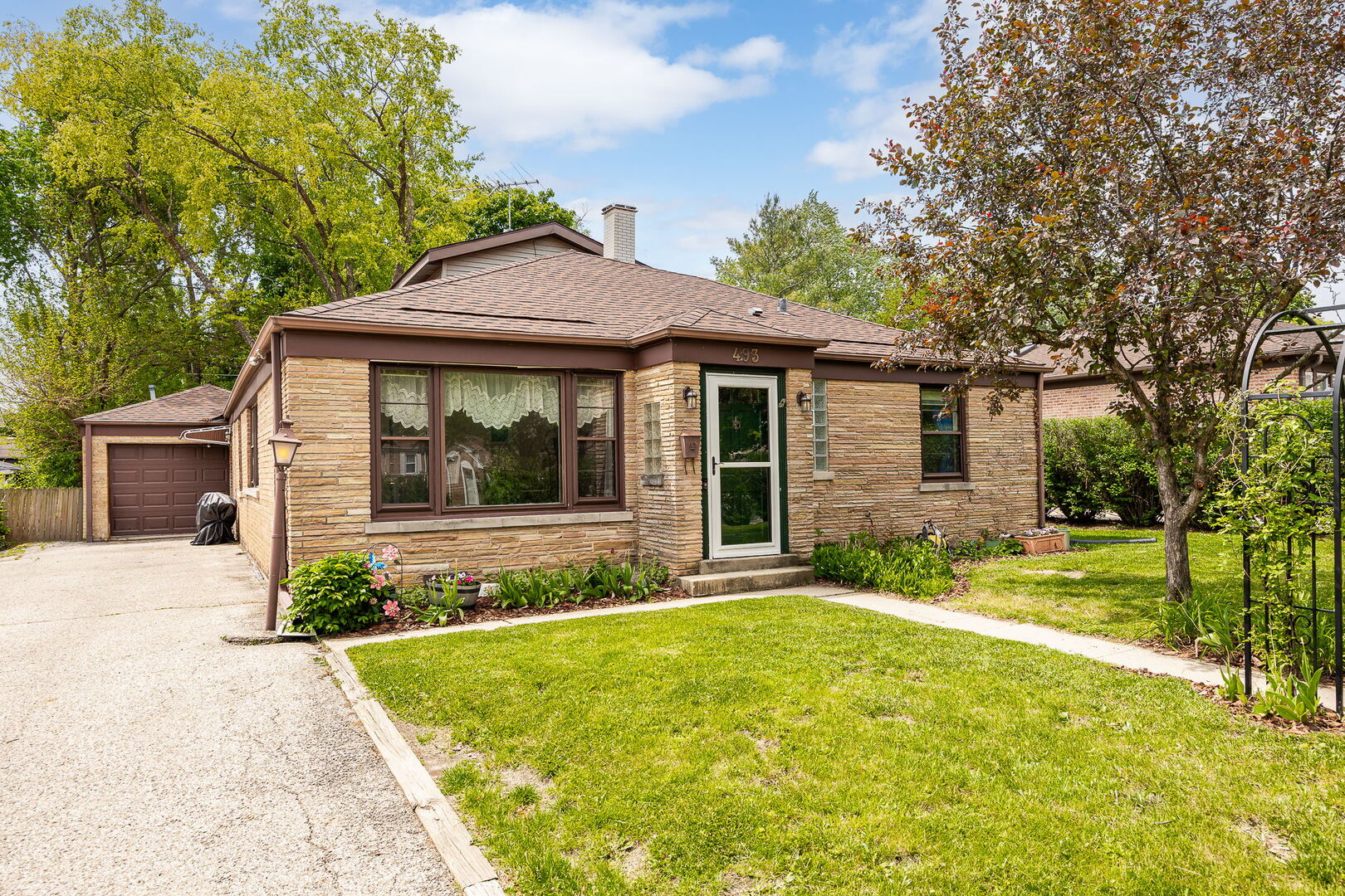 493 E Palatine Road, Palatine, IL 60074