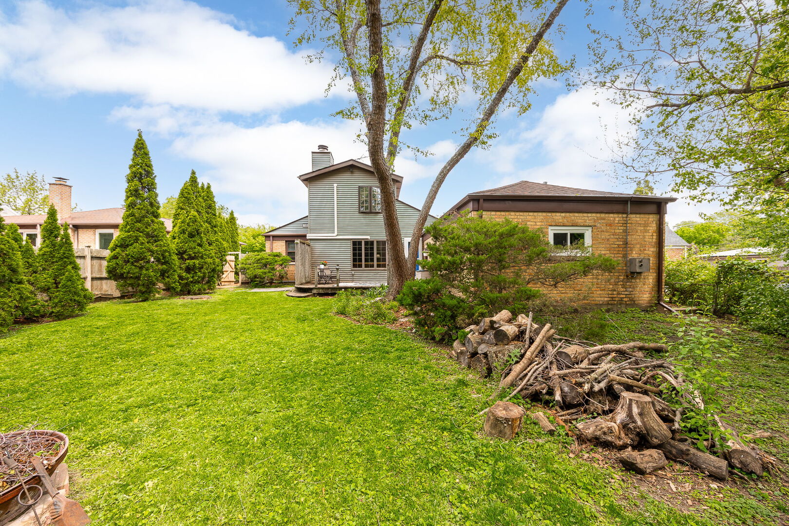 493 E Palatine Road, Palatine, IL 60074