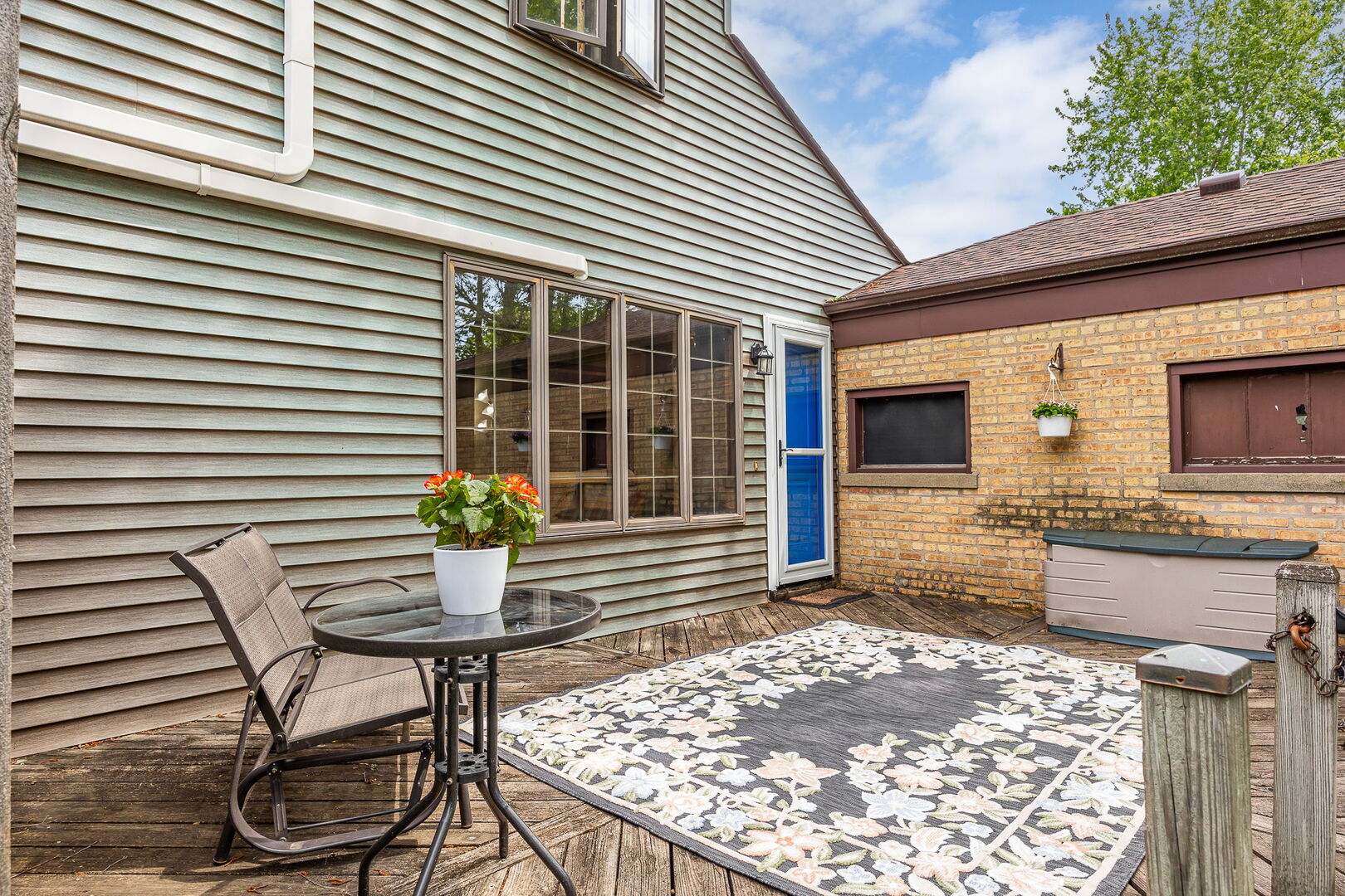 493 E Palatine Road, Palatine, IL 60074