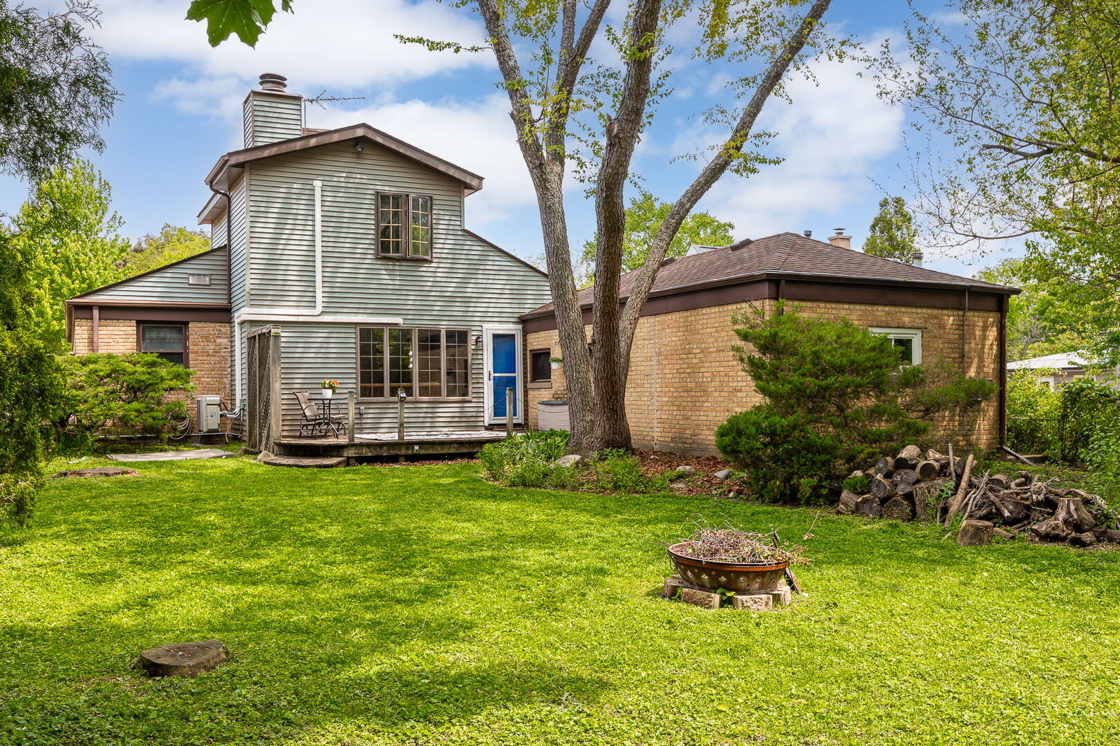 493 E Palatine Road, Palatine, IL 60074