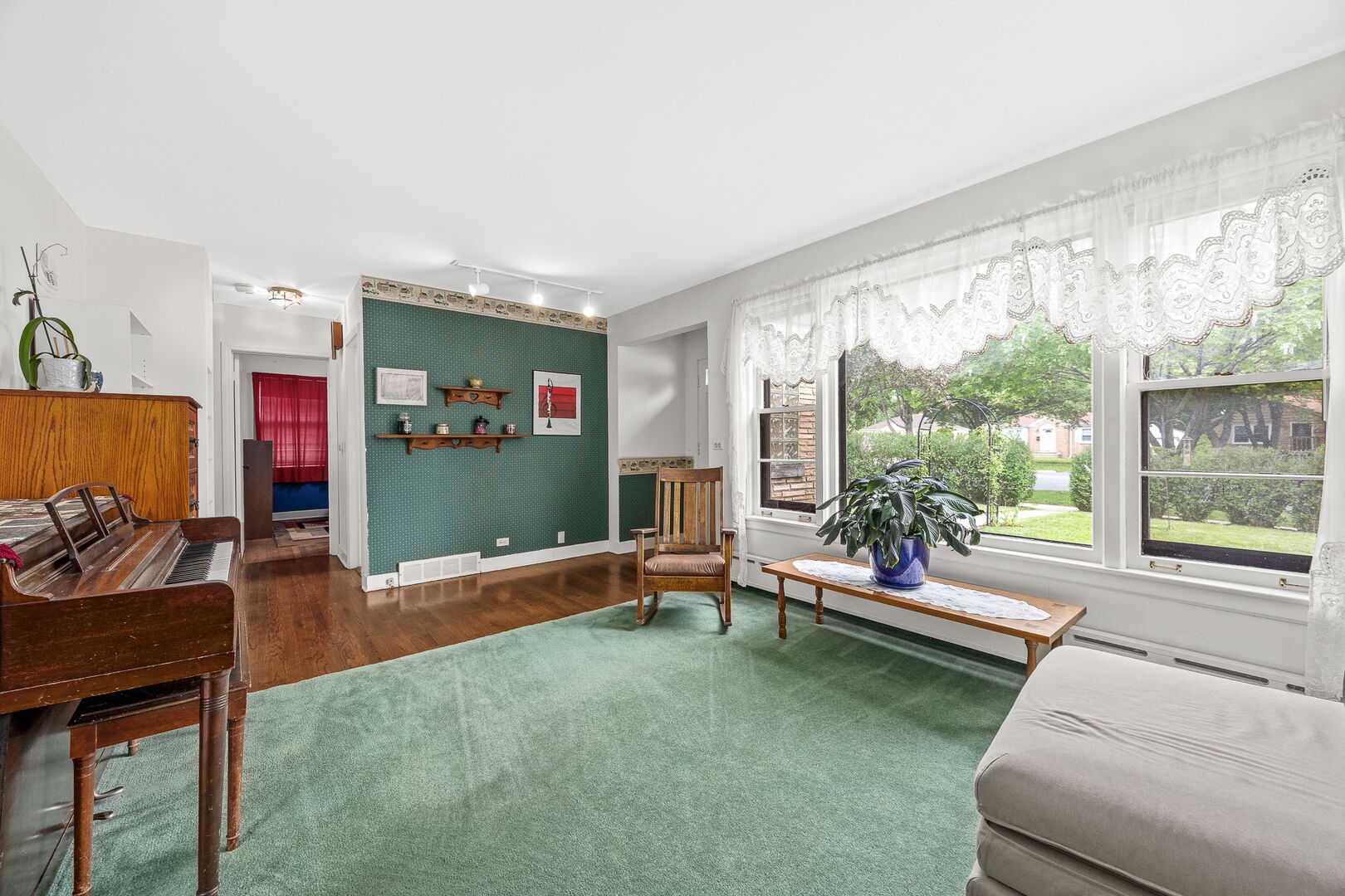 493 E Palatine Road, Palatine, IL 60074