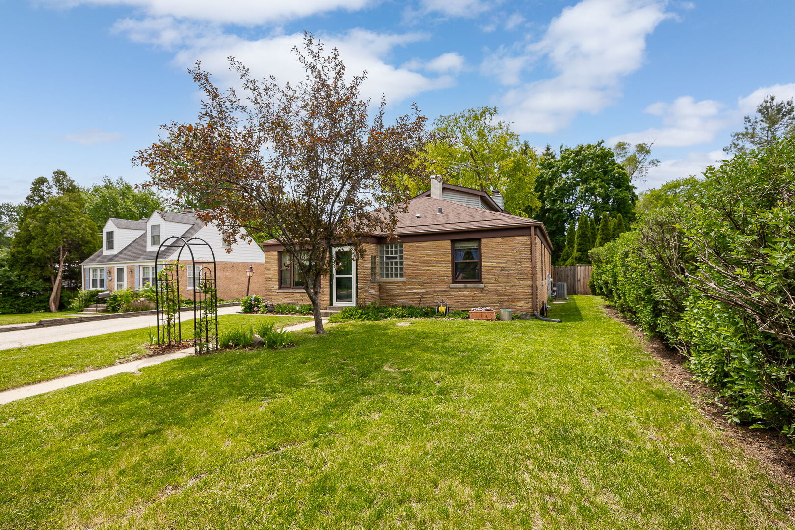 493 E Palatine Road, Palatine, IL 60074