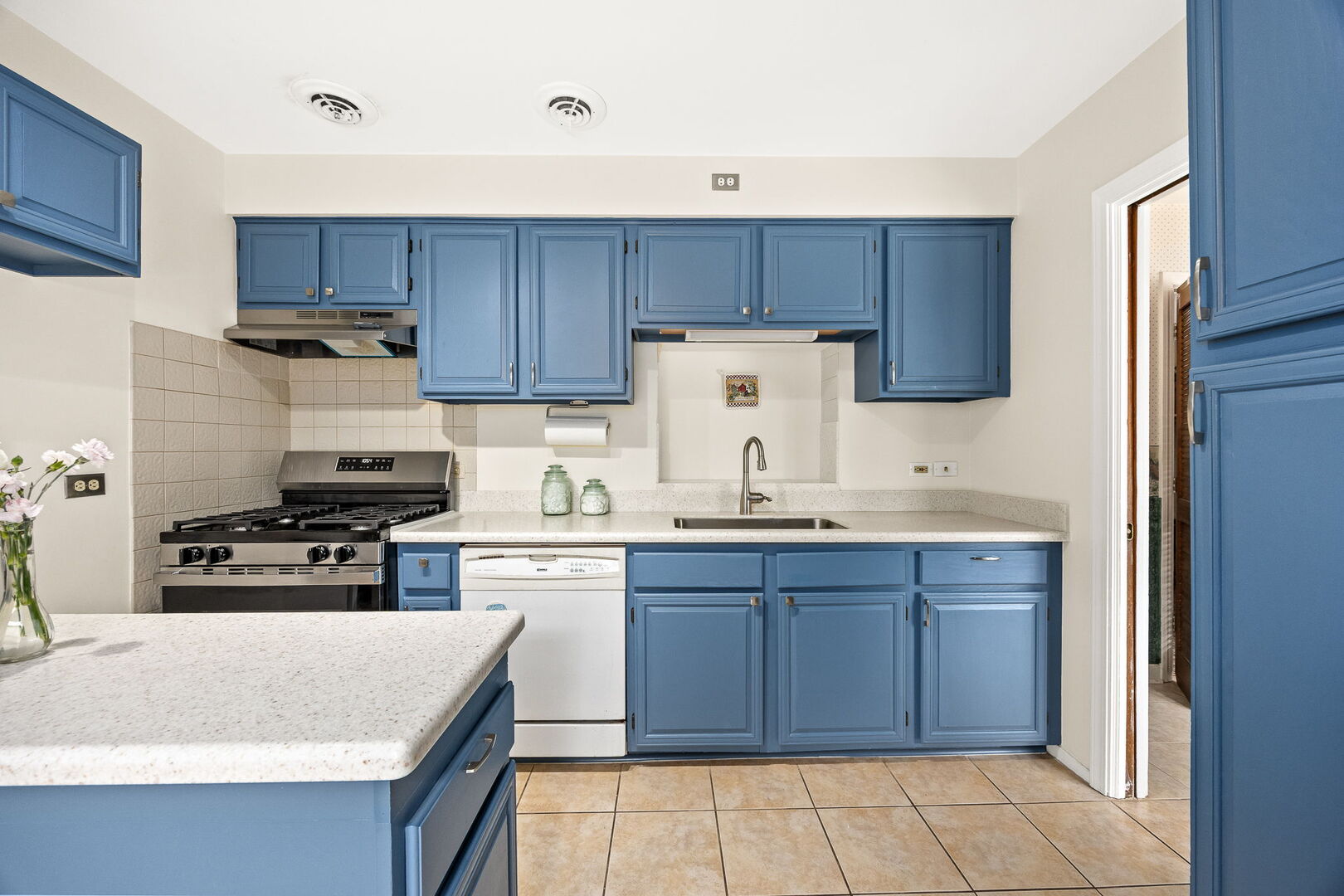 493 E Palatine Road, Palatine, IL 60074