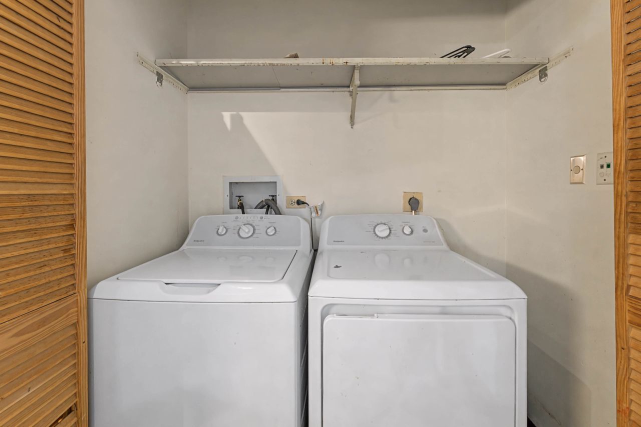 1203 WYNDHAM Court #105, Palatine, IL 60074