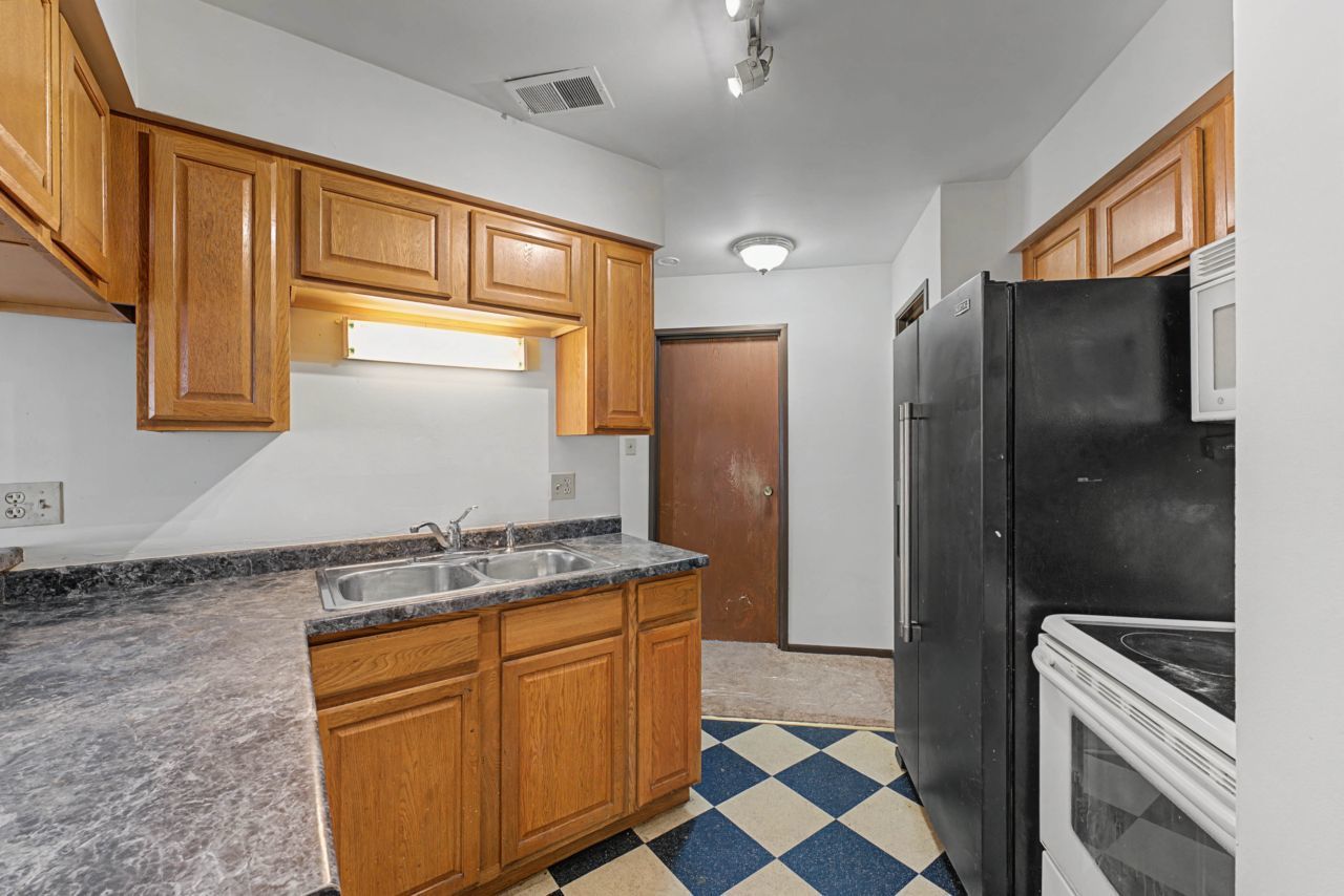 1203 WYNDHAM Court #105, Palatine, IL 60074