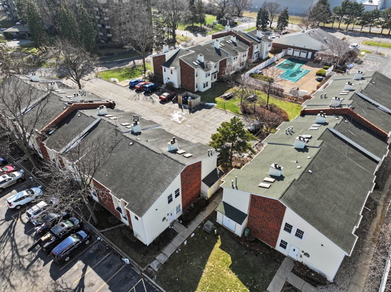 1203 WYNDHAM Court #105, Palatine, IL 60074