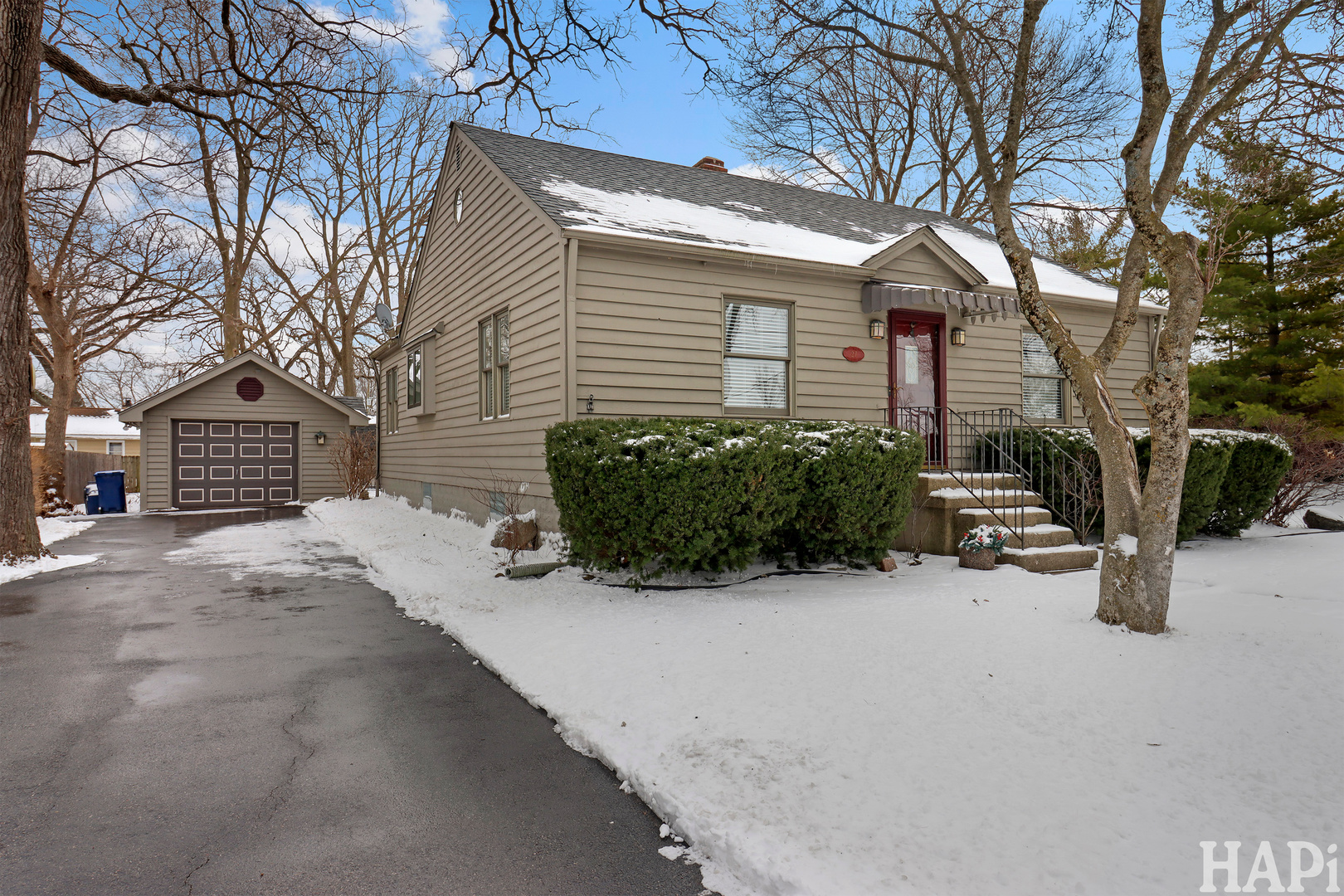 27 Oak Lane Drive, Lake Villa, IL 60046